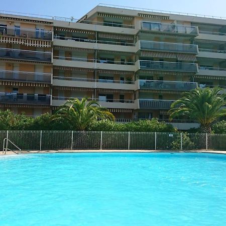 Frejus Plage, Appartement Entier , Piscine,Parking,Plage A 200M المظهر الخارجي الصورة