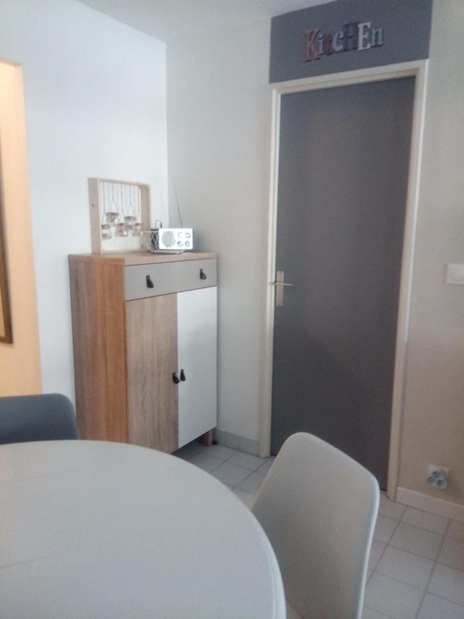 Frejus Plage, Appartement Entier , Piscine,Parking,Plage A 200M المظهر الخارجي الصورة