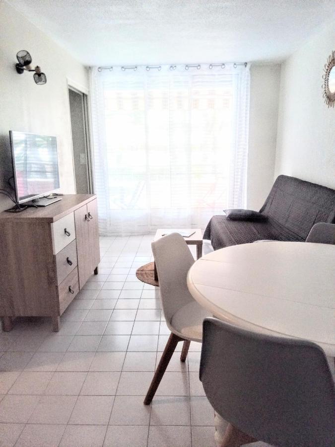 Frejus Plage, Appartement Entier , Piscine,Parking,Plage A 200M المظهر الخارجي الصورة
