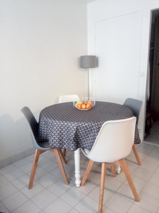 Frejus Plage, Appartement Entier , Piscine,Parking,Plage A 200M المظهر الخارجي الصورة